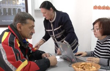 Гуманитарная помощь для пенсионеров в Днепропетровской области