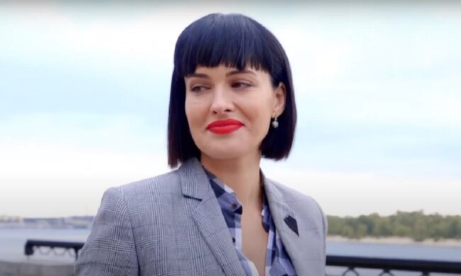 Модница Астафьева вспомнила о главном стильном аксессуаре своей молодости: "Было у всех девушек"