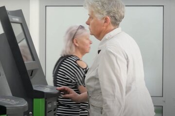 Гуманитарная помощь пенсионерам в Запорожье