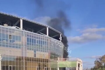 В Одесі пожежа охопила стадіон "Чорноморець" перед матчем збірної України: відео НП