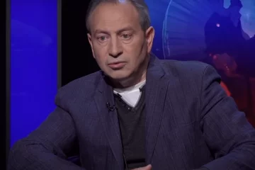 "А как же врачи?": Томенко рассказал, куда Кабмин пустил деньги на борьбу с вирусом