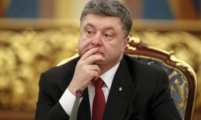 Порошенко задумалсо