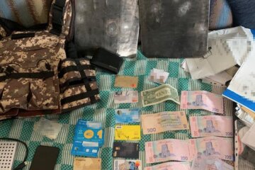 Днепрянин решил заработать на фейковой военной амуниции: имел родственника в миграционной службе