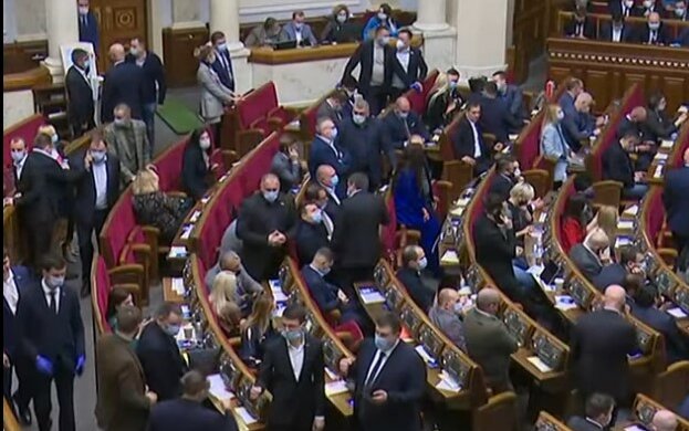 Рада знайшла, куди витратити мільйони, поки українці рахують копійки на карантині: "По 895 тисяч за..."