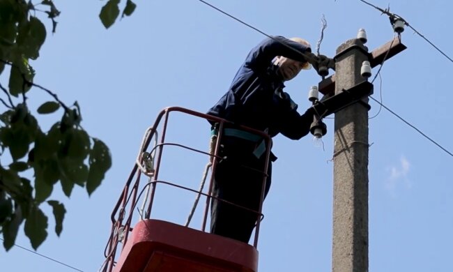 Графіки відключення світла у Полтавській області на 2 квітня