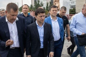 Новый мост стал головной болью для автолюбителей в Днепре: «спор Филатова и Зеленского вылазит боком»