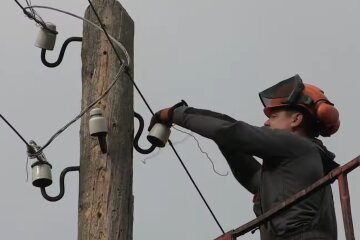 Графики отключения света в Полтавской области на 14 мая