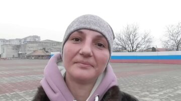 Немає нічого, але винна Україна: журналіст показав дивне відео за участю колаборантки