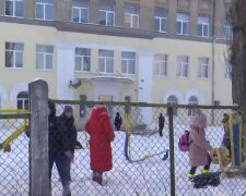 У Києві школи та дитсадки опинилися під загрозою закриття: що стало причиною