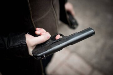 пистолет стрельба