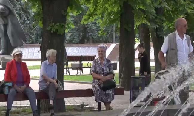 Денежная помощь для пенсионеров из Донецкой области