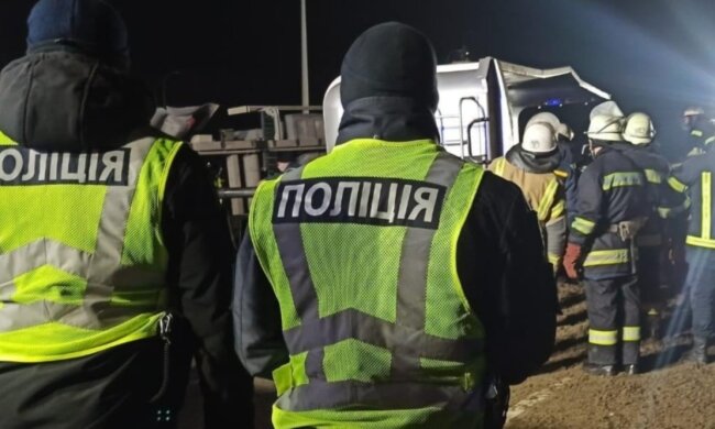 Вантажівка розчавила авто з українцями, з'явилося відео моменту: "У них не було шансів"