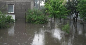 Небувала злива затопила дитячий садок в Одеській області: кадри НП
