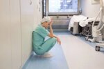 Главное за ночь: трагедия в роддоме и кошмар на Донбассе