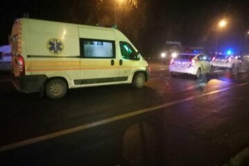 Під Дніпром машина збила трьох пішоходів прямо на "зебрі": 4-річну дівчинку врятувати не вдалося