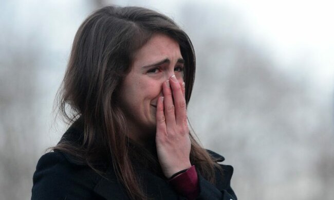 плачет слезы грусть