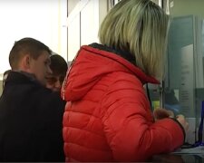 Денежная помощь для пенсионеров в Днепропетровской области