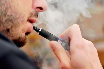 Електронні сигарети: вчені визнали непоправну шкоду для здоров’я