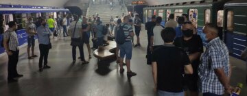 Працівники метро збунтувалися в Харкові: кадри відчаю і подробиці
