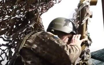 Десятки погибших оккупантов разбросаны по полю: ВСУ показали видео очередного "штурма" россиян