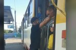 В одеському трамваї чоловіки влаштували розбірки з пенсіонерами, відео: "вломив і висадив"