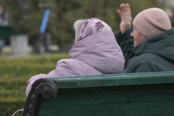 Грошова допомога для пенсіонерів у Полтавській області