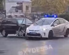 Водитель под "кайфом" гонял по улицам Одессы, полное видео: "протаранил копов, а потом..."