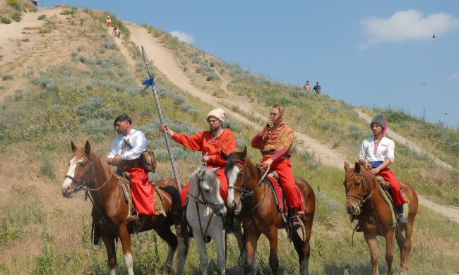 праздники 14 октября, День украинского казачества