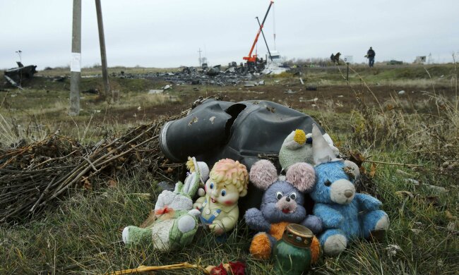 Трагедия MH17: «ДНР» устроила маскарад на месте крушения (фото)