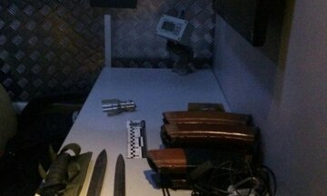 У Львові затримали чоловіка з арсеналом боєприпасів (фото)