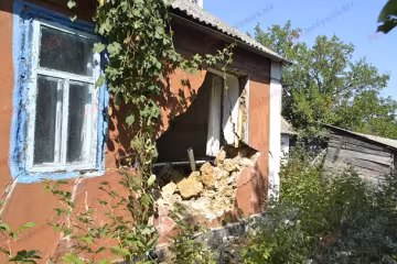 Броневик нацгвардии разрушил жилой дом в Запорожской области (фото)