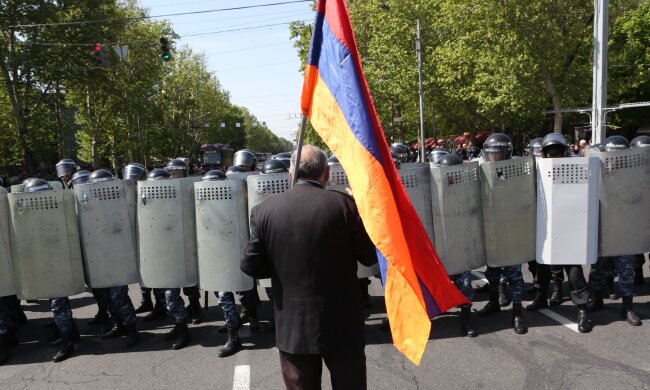Армян