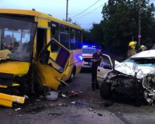 Автобус попал в ДТП на Днепропетровщине, что известно о жертвах и пострадавших: кадры с места