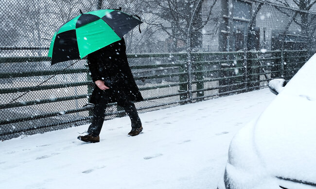 Зима, сніг, снігопад