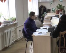 Денежная помощь для пенсионеров в Днепропетровской области