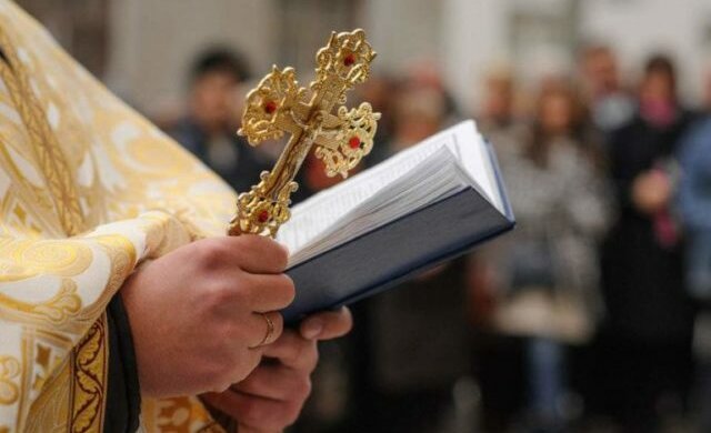 Міфи про Томос: ліквідація УПЦ МП та перенесення Різдва