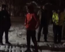 В Одесі підлітки напали на пункт обігріву і почали погрожувати генералом: відео розборок