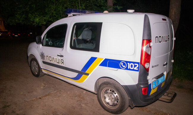Діти розважалися з трупом в лісі під Києвом: кадри з місця НП