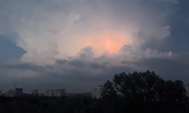Хмари, Київ, гроза, погода