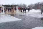 Де можна безпечно пірнути в ополонку на Водохреща в Києві: топ 15 локацій