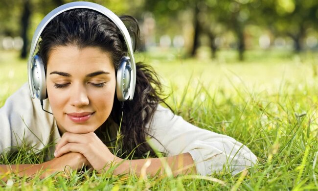 Ученые объяснили, как музыка и звуки природы влияют на здоровье: «эффект обеспечен»
