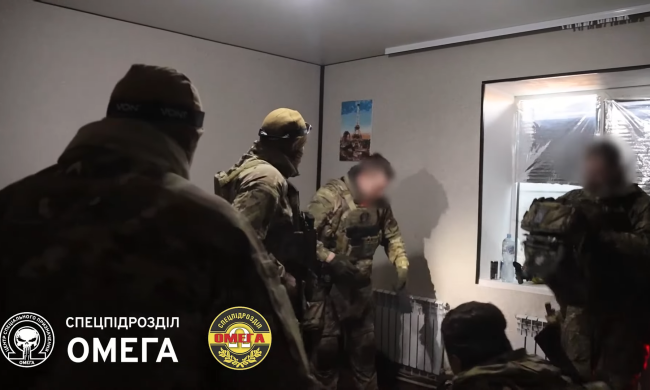 Спецназовцы "Омеги" показали редкие кадры перед выходом на задание: "За минуту до боя"