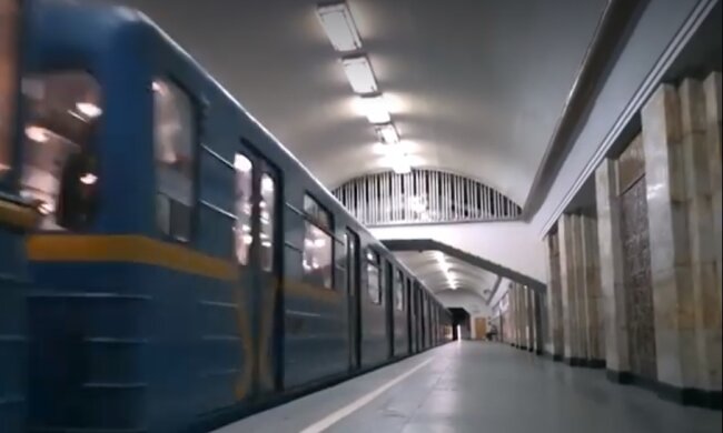 У Києві запустили потяги метро, з'явилося відео з підземки