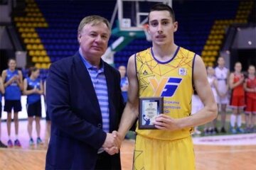 Иван Ткаченко