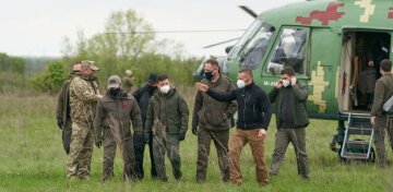 «Натяк на примирення»: Зеленський несподівано з'явився на кордоні з Росією, фото