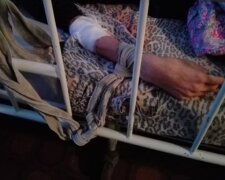 Лікарі познущалися над пацієнтом під Дніпром, дикі кадри: "Прив'язали до ліжка і..."