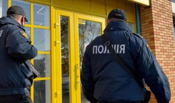 Вандалы распоясались в Одессе, испоганили 8 остановок: кадры безобразия