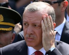 Янукович по-турецьки: ЗМІ знайшли протиріччя в дипломі Ердогана