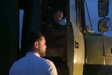 Військову техніку і Нацгвардію ввели в Черкаси, бунт буде пригнічений: кадри подій