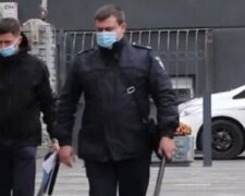 "Забрал полмиллиона": в Одессе полицейский ограбил женщину и пустился наутек